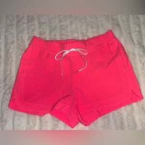 Vineyard Vibes knockout pink Harbor Shorts size medium